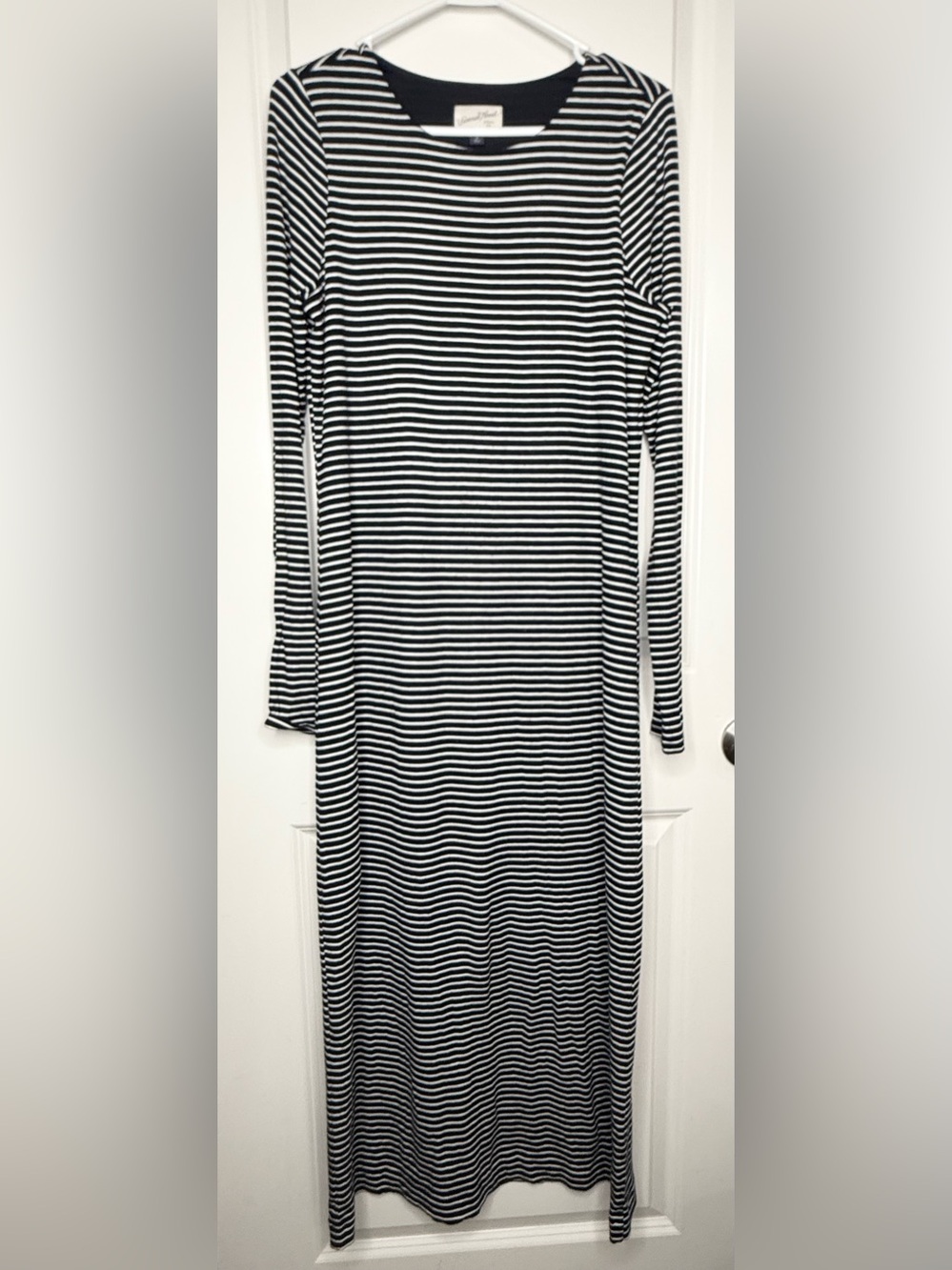 Universal Thread Womens Medium Black White Striped Long Sleeve Maxi Dress